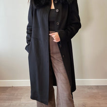 Load image into Gallery viewer, MAXMARA Wool coat With fox collar
