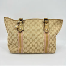 Load image into Gallery viewer, Gucci Vintage Abbey ball cloth shoulder bag TWS
