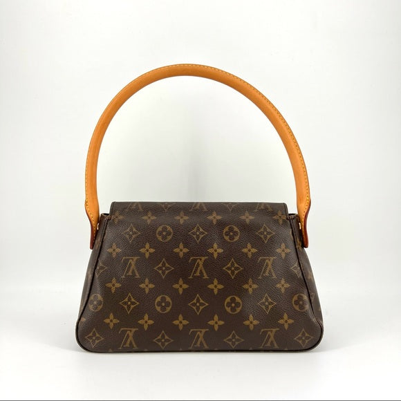 Looping Louis Vuitton Loop bag in leather Black ref.845395 - Joli