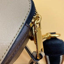 Load image into Gallery viewer, MARC JACOBS snapshot leather crossbody bag
